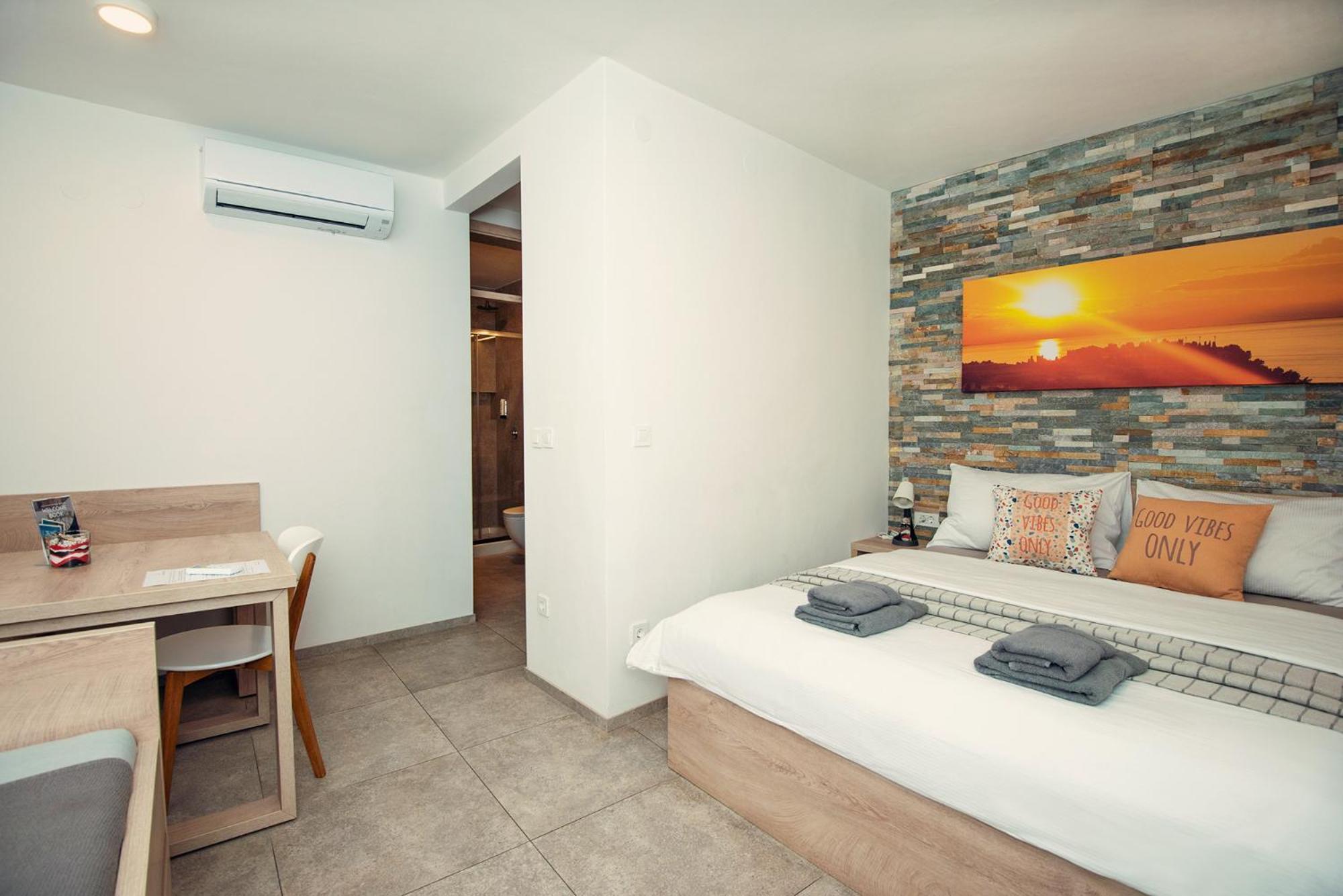 Old Town Guest house 2*